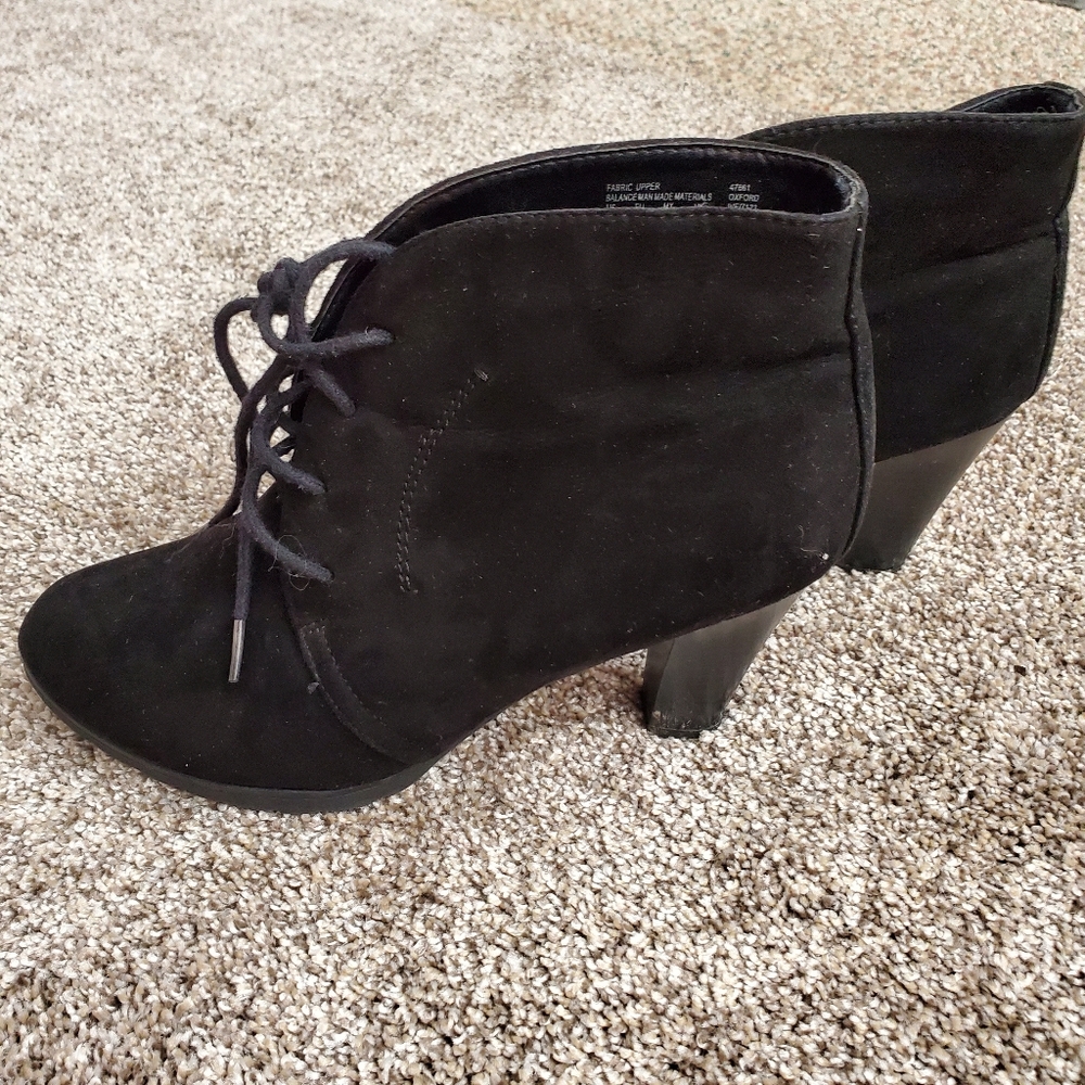 Tie-Up Boots